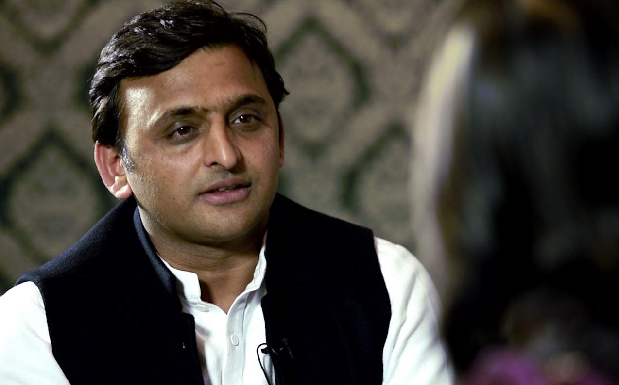 akhilesh yadav in the opening of the mini-grid Conclave UP