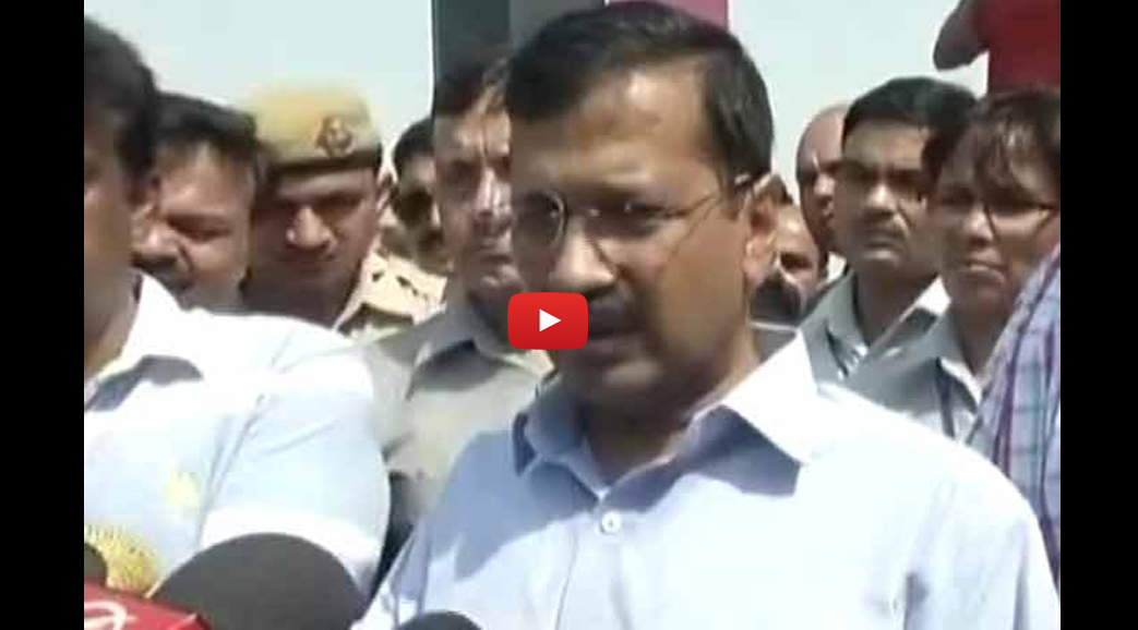 Arvind Kejriwal Slapped by An Auto Driver