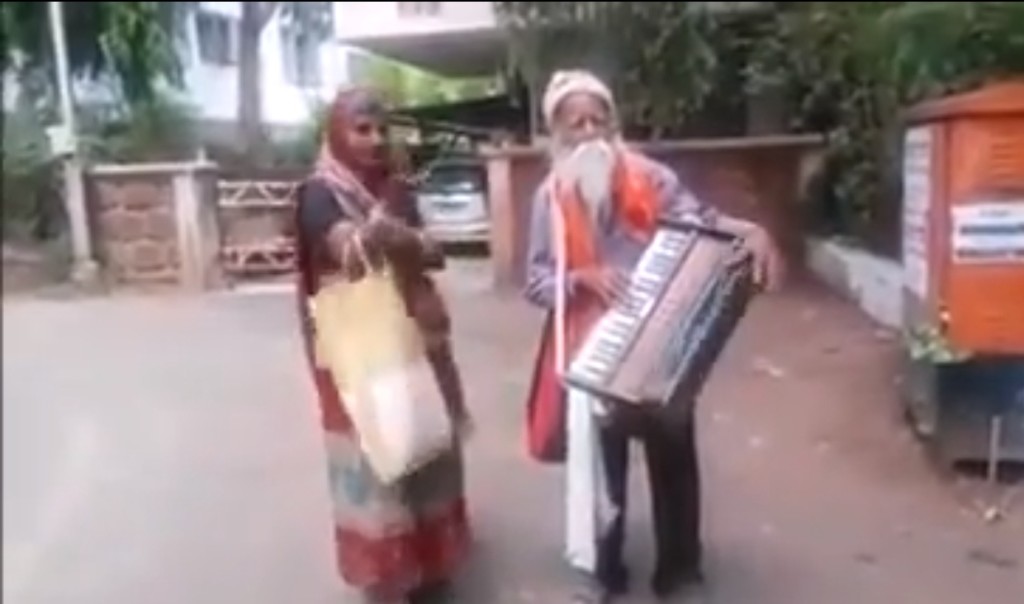 Indian Street Singer-Old