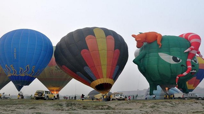 A hot air balloon accident was made in taj balloon festival