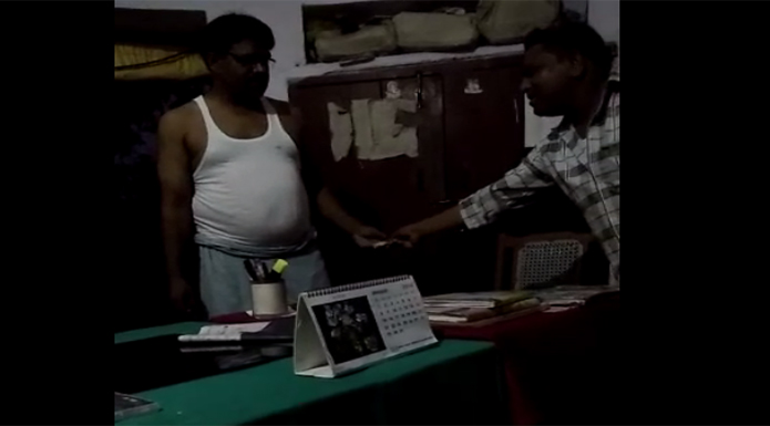 bribe video in surapur police chowki