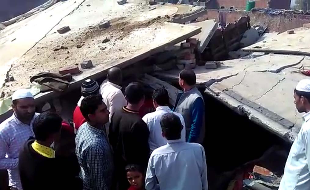 house building collapse in kairana