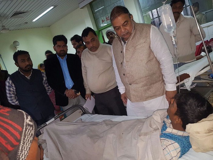 ravidas mehrotra reaches hospital