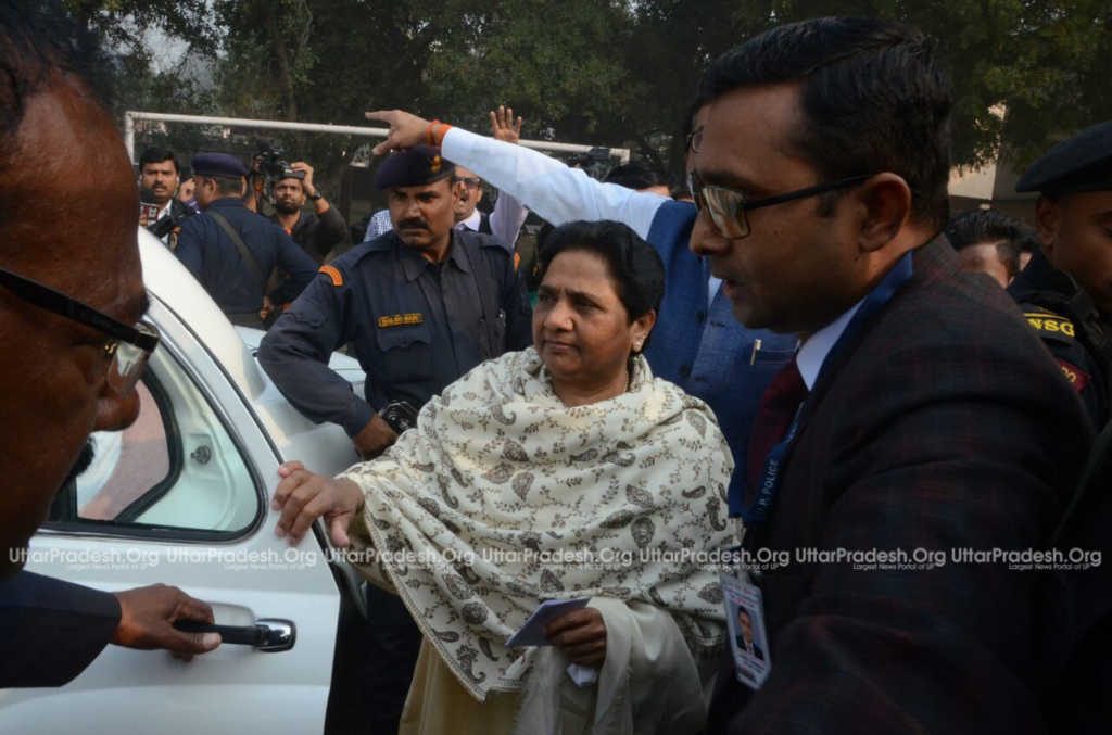 Mayawati casting her vote