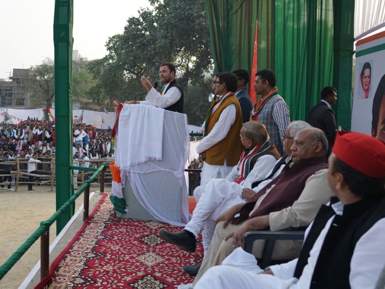 rahul gandhi kanpur public meeting