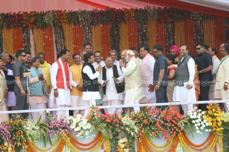 Akhilesh Yadav With PM Modi
