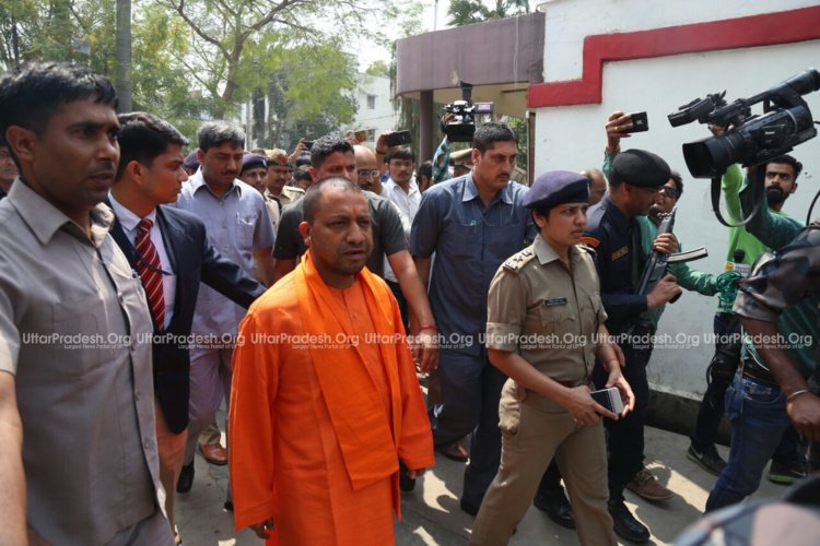 CM adityanath yogi reaches hazratganj Kotwali