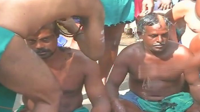 tamilnadu farmers heads tonsured