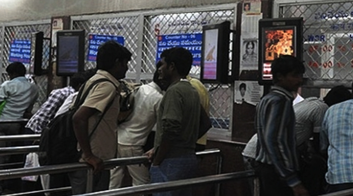 ticket counter at charbagh railway station