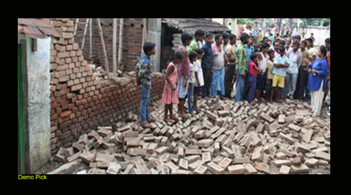 wall collapse in hardoi