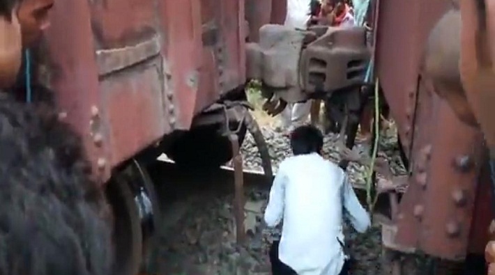 goods train coupling broken in mirzapur uttar pradesh