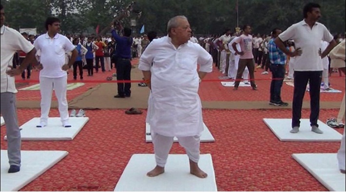 kalraj mishra union minister did yoga on international yoga day 2017 program