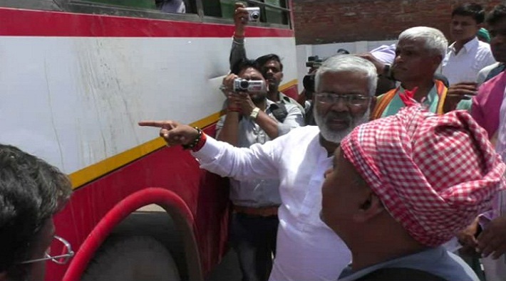swatantra dev singh conducted surprise checks of bus station in farrukhabad