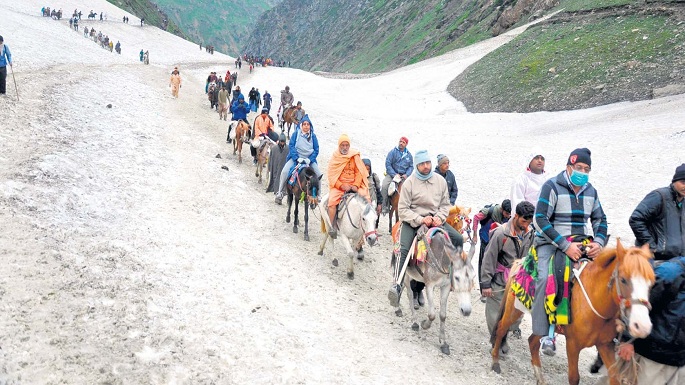 amarnath yatra pilgrims travel continue
