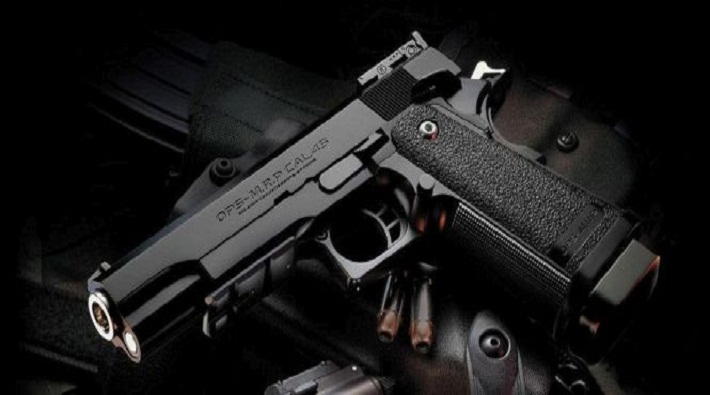 guns sold on fake licenses up ats raid 4 arms shops kanpur