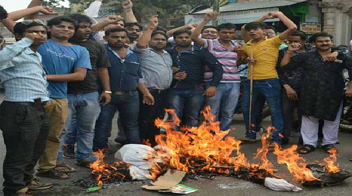 kanpur youth burnt effigy of terrorism in uttar pradesh