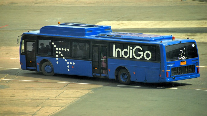 spicejet flight indigo bus collision