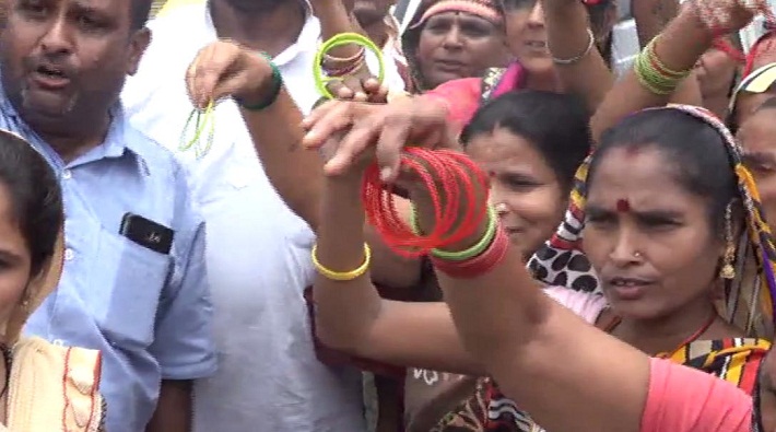 sri mahamai mitra mandal seva samiti protest against amarnath attack in agra