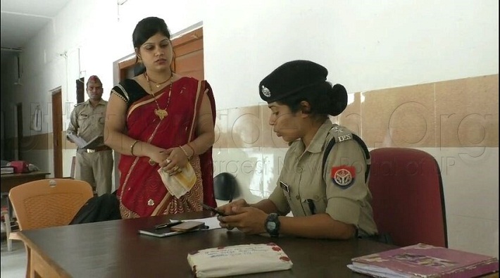 wife carrying a cartridge inside prison to meet husband in gorakhpur