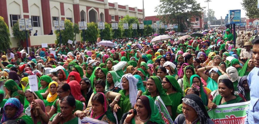 anganwadi workers big protest