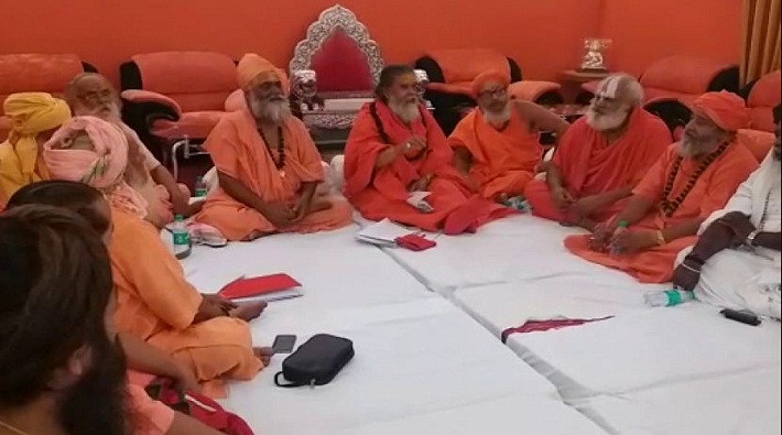 kush muni follower sent notice to akhil bhartiya akhada parishad