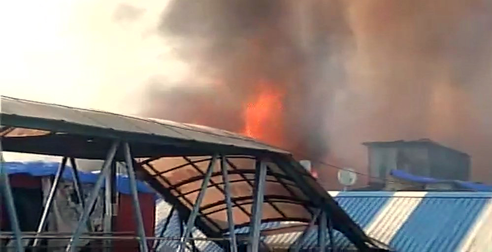 fire breaks out near bandra railway station mumbai