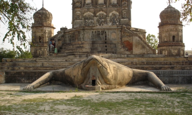 lakhimpur kheri mysterious temple
