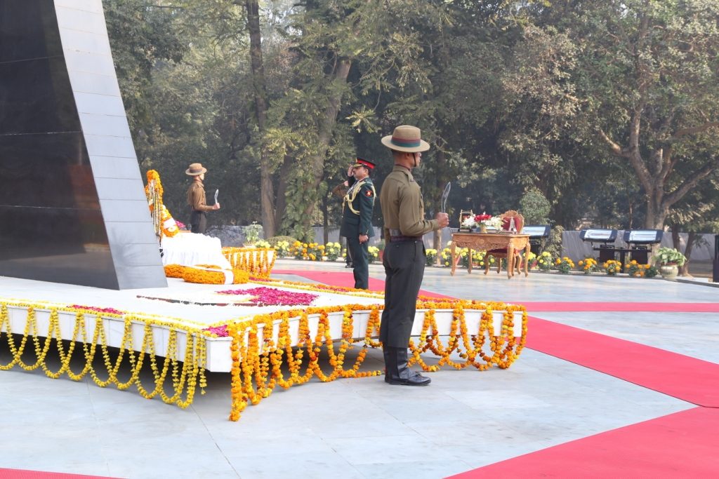 army day: central command pays homage to martyrs