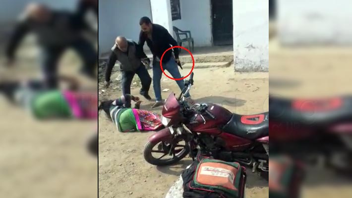 woman shikshamitra brutally beaten by school principal and his son in azamgarh