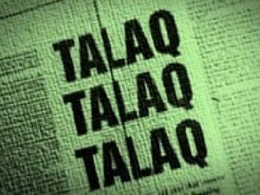 wife mailed to triple talaq