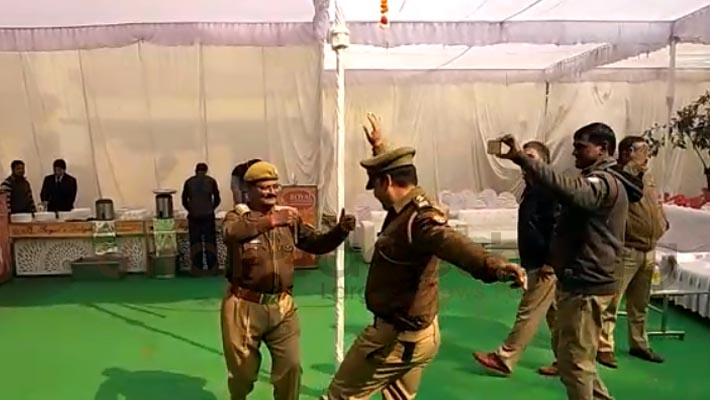 policeman dance on warm welcome of Gudamba SHO