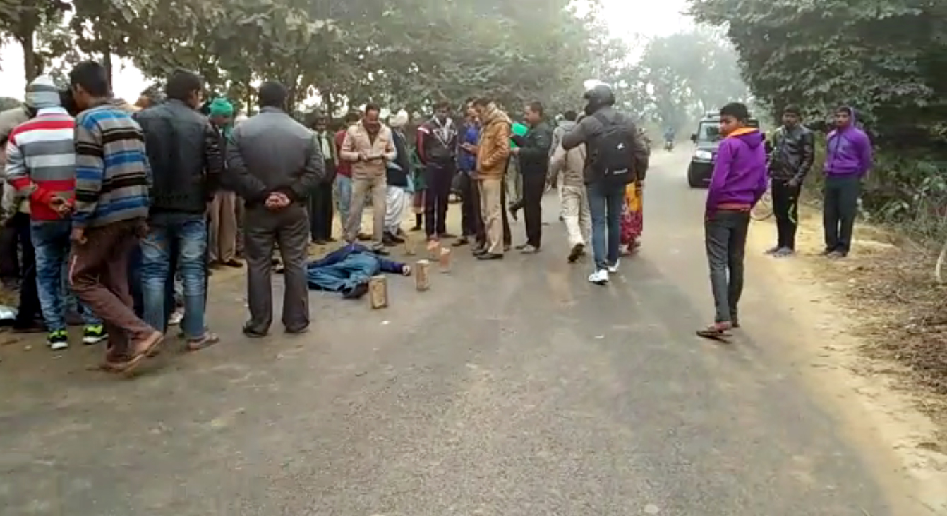 two died in road accident BKT Lucknow