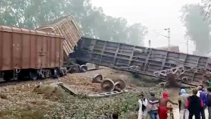Five coaches of goods train derailed in Sitapur