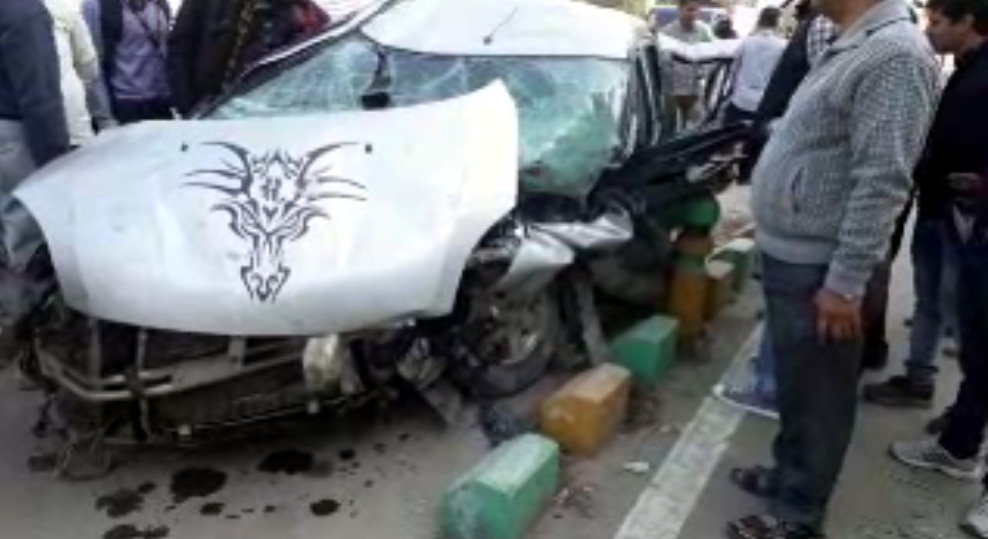 man died three injured in road accident chinhat lucknow