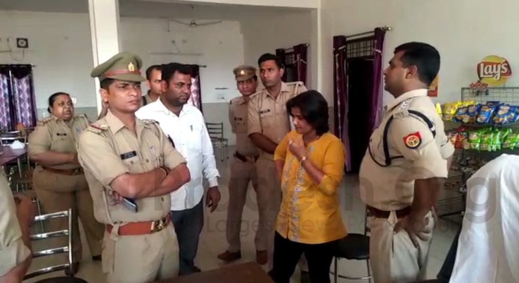 Sex Racket busted at Ashirwad guest house Accused Arrest in meerut