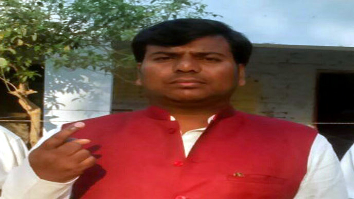 samajwadi party candidates praveen nishad cast his vote in gorakhpur