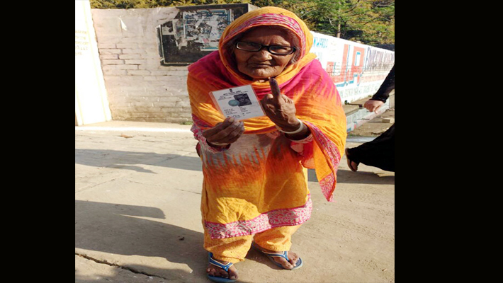 97 year old merriam cast her vote in Rasoolpur Gorakhpur by election