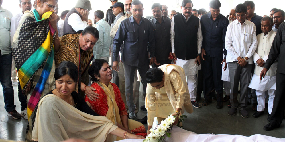 Mayawati paid tribute to EX BSP minister lalji verma son committed suicide