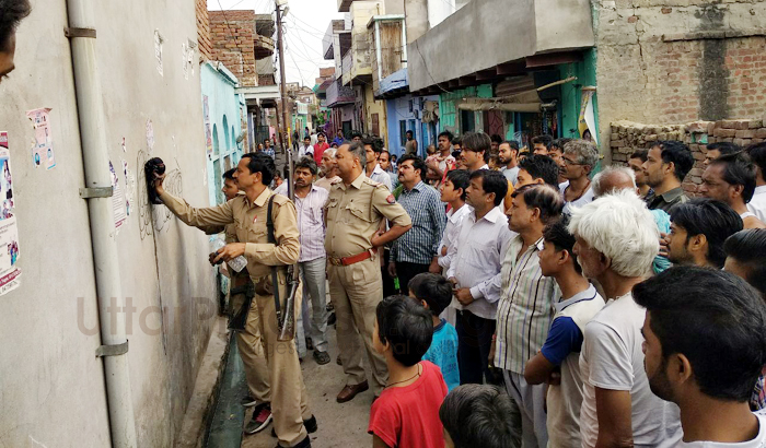 miscreant abused Hindus by writing on walls in Hathras