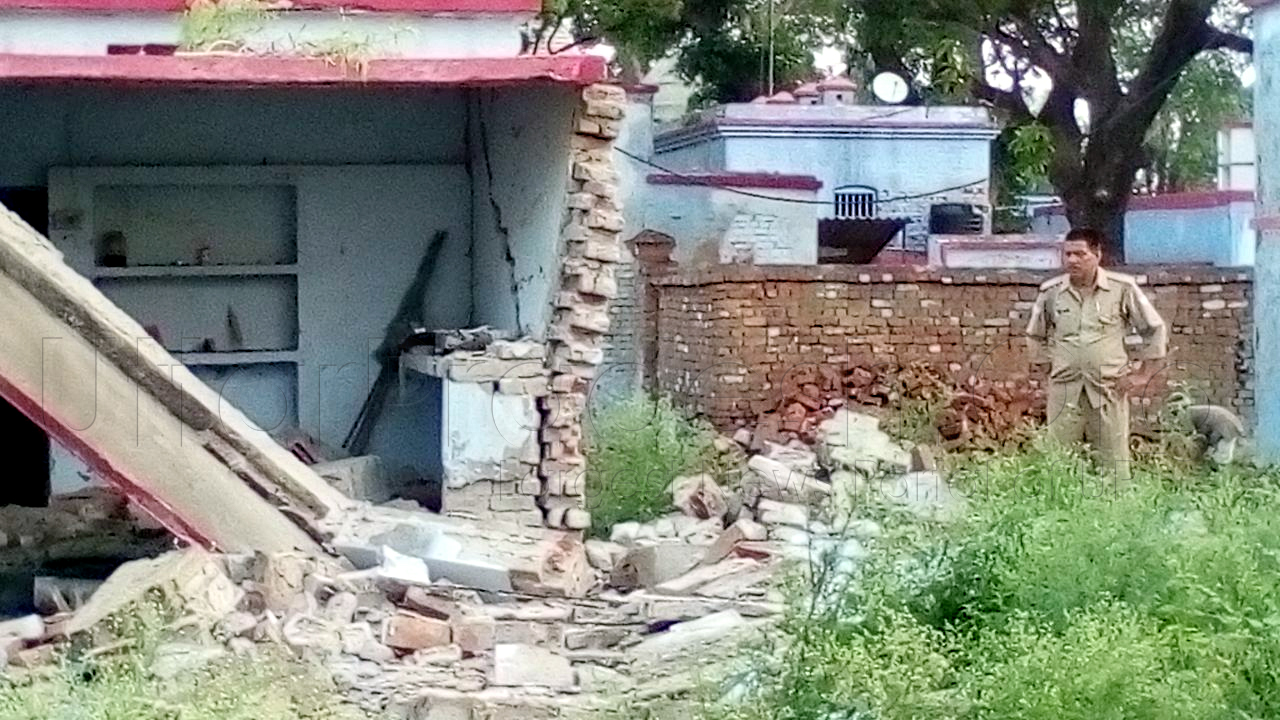 Bahraich: Blast inside huzoorpur Police Station room destroyed