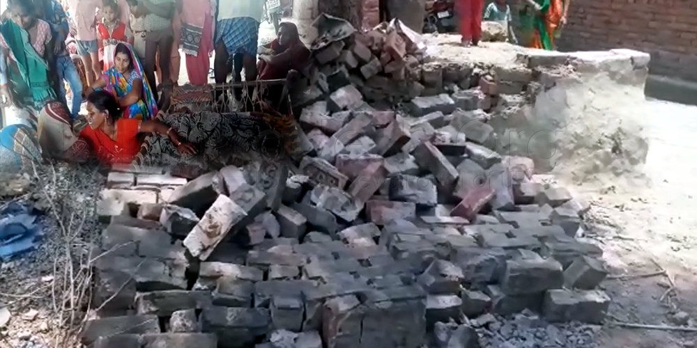 Barabanki: 8 year old child died after wall collapse in Subeha