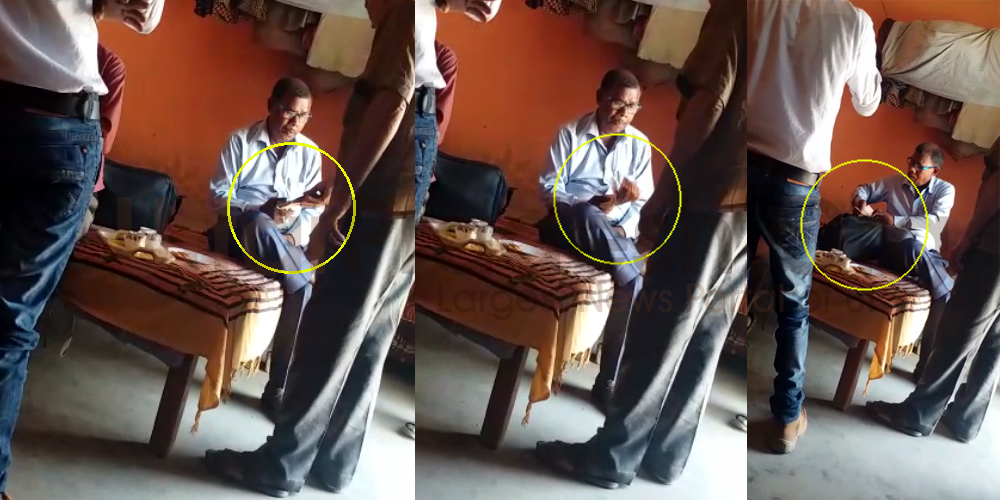 chakbandi kanungo taken Bribe from farmer video goes viral