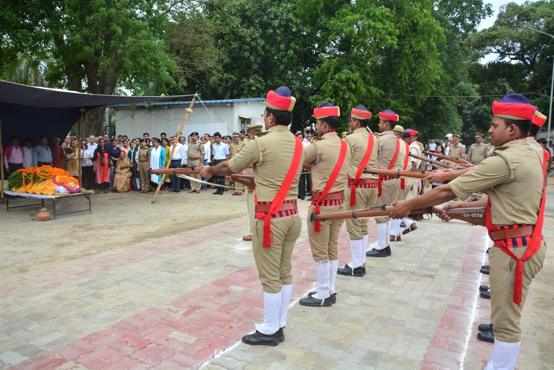 police officer rajesh sahni funeral got guard of honor