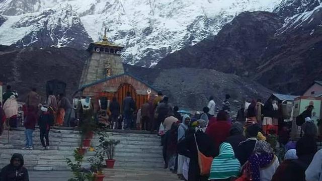 Uttarakhand Kedarnath dham Yatra stopped due to heavy snowfall