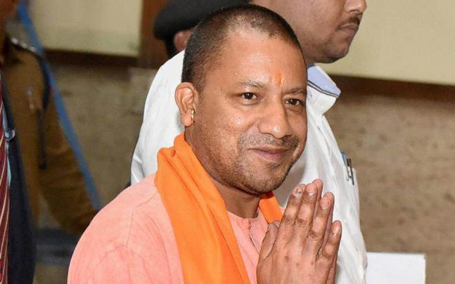 CM Yogi arrives to meet disaster victims Agra, will make night stay