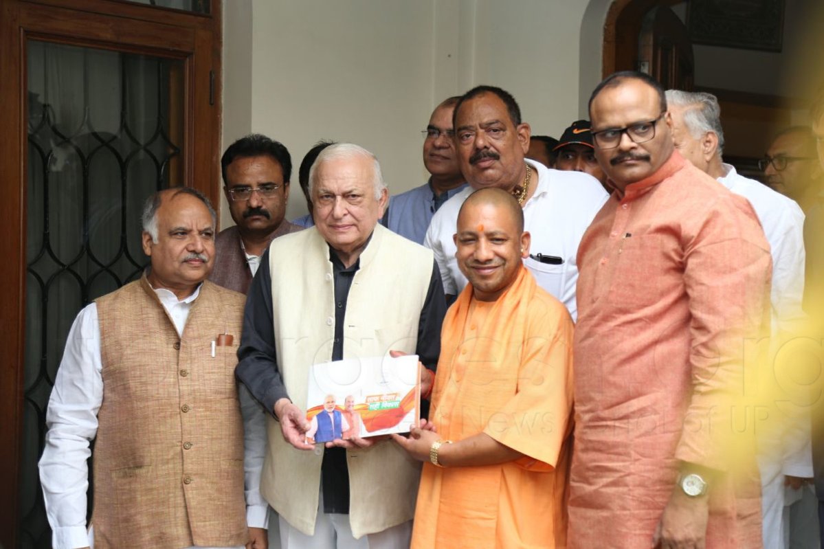 CM Yogi meets Padmashri Dr. Mansoor Hassan