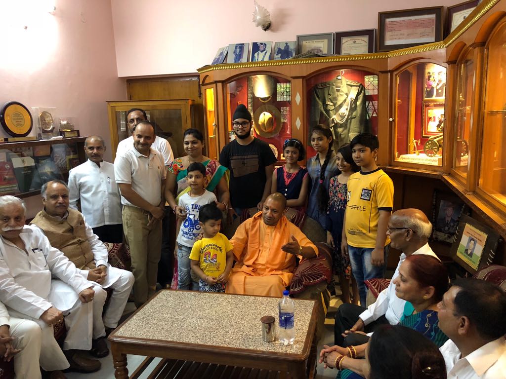 CM Yogi meets martyred Captain Manoj Pandey's family