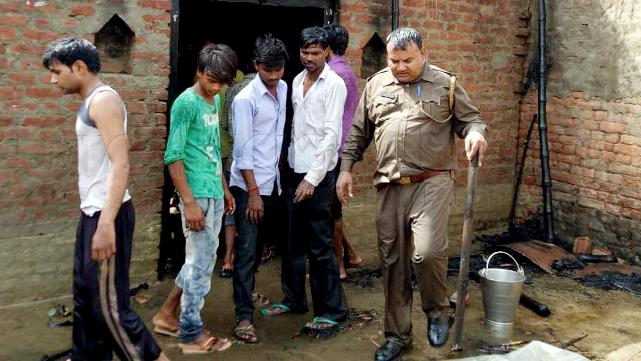 Janbaaz Cops saved Life of 9 people in Fire cylinder blast Pihani