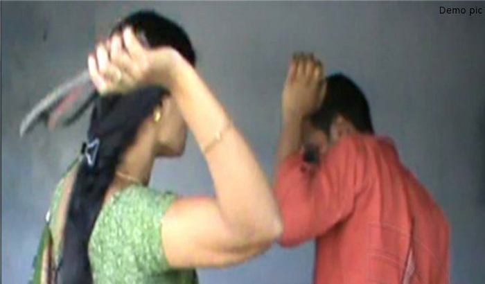 बीटीसी छात्रा ने कोचिंग संचालक को चप्पलों से पीटा