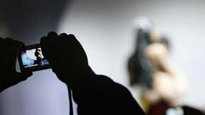 Bareilly: husband saw his wife Porn Clip during downloads video on mobile